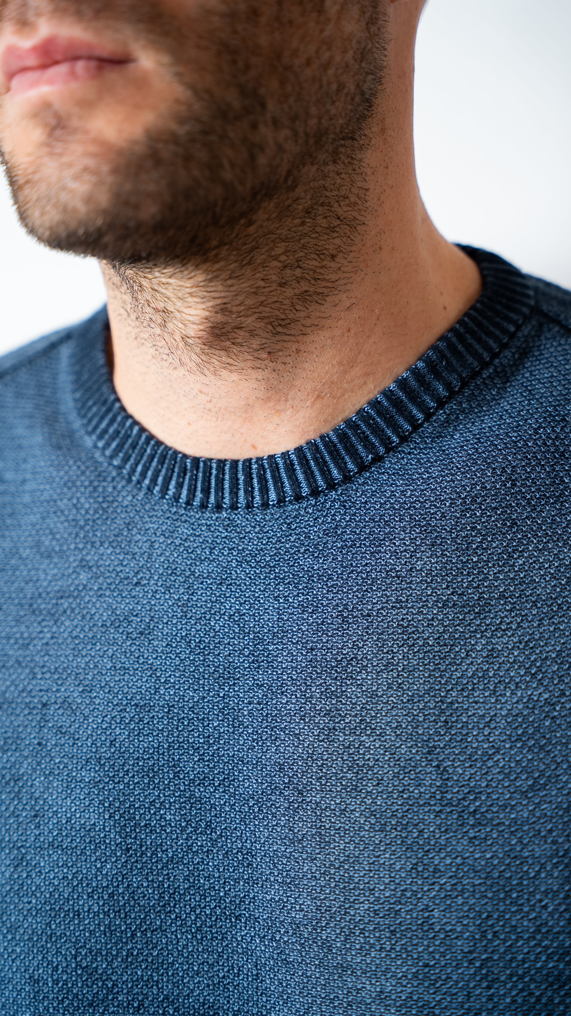 MAGLIONE BLU LAVORATO