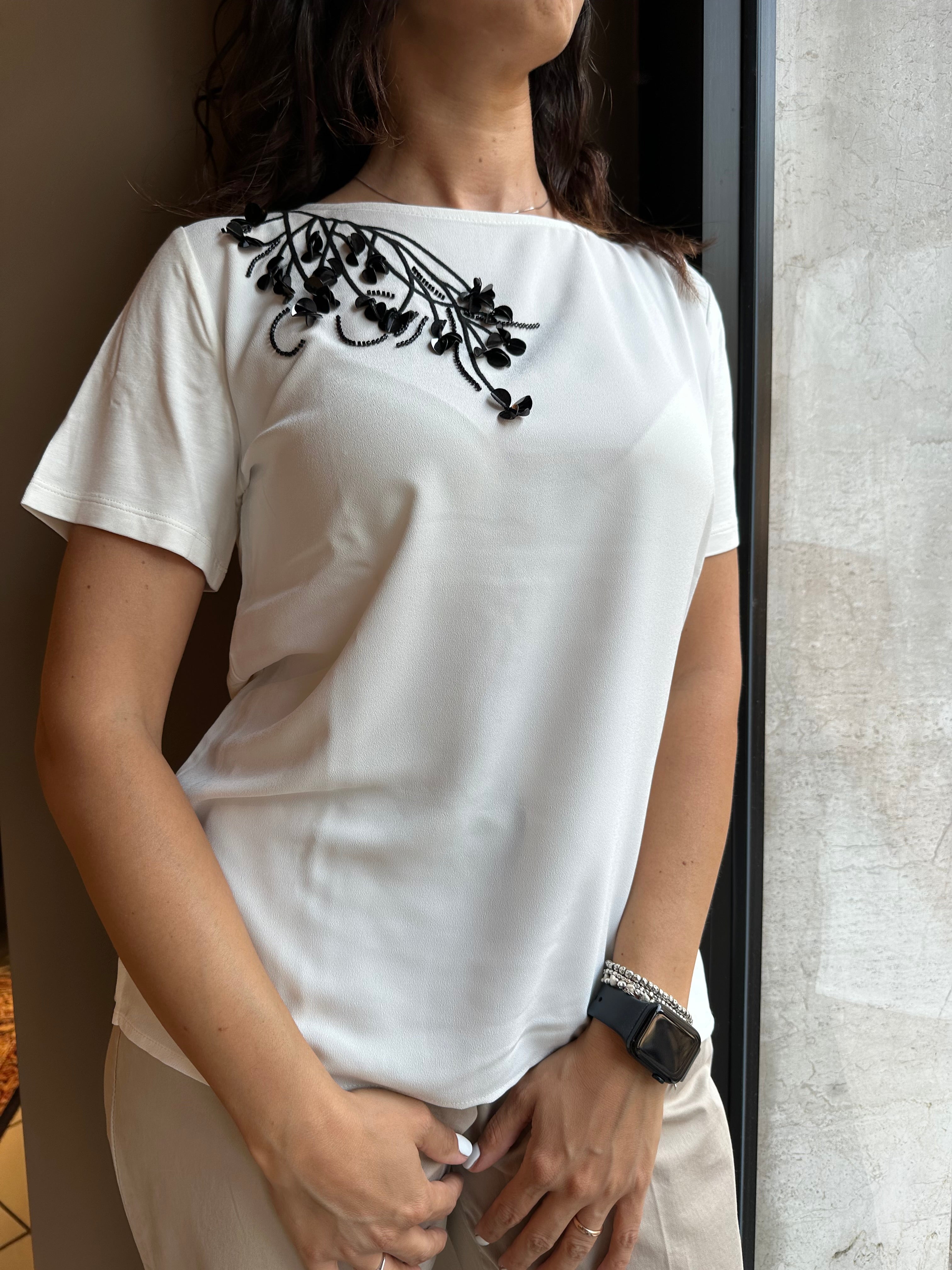 T-SHIRT DI PENNY BLACK