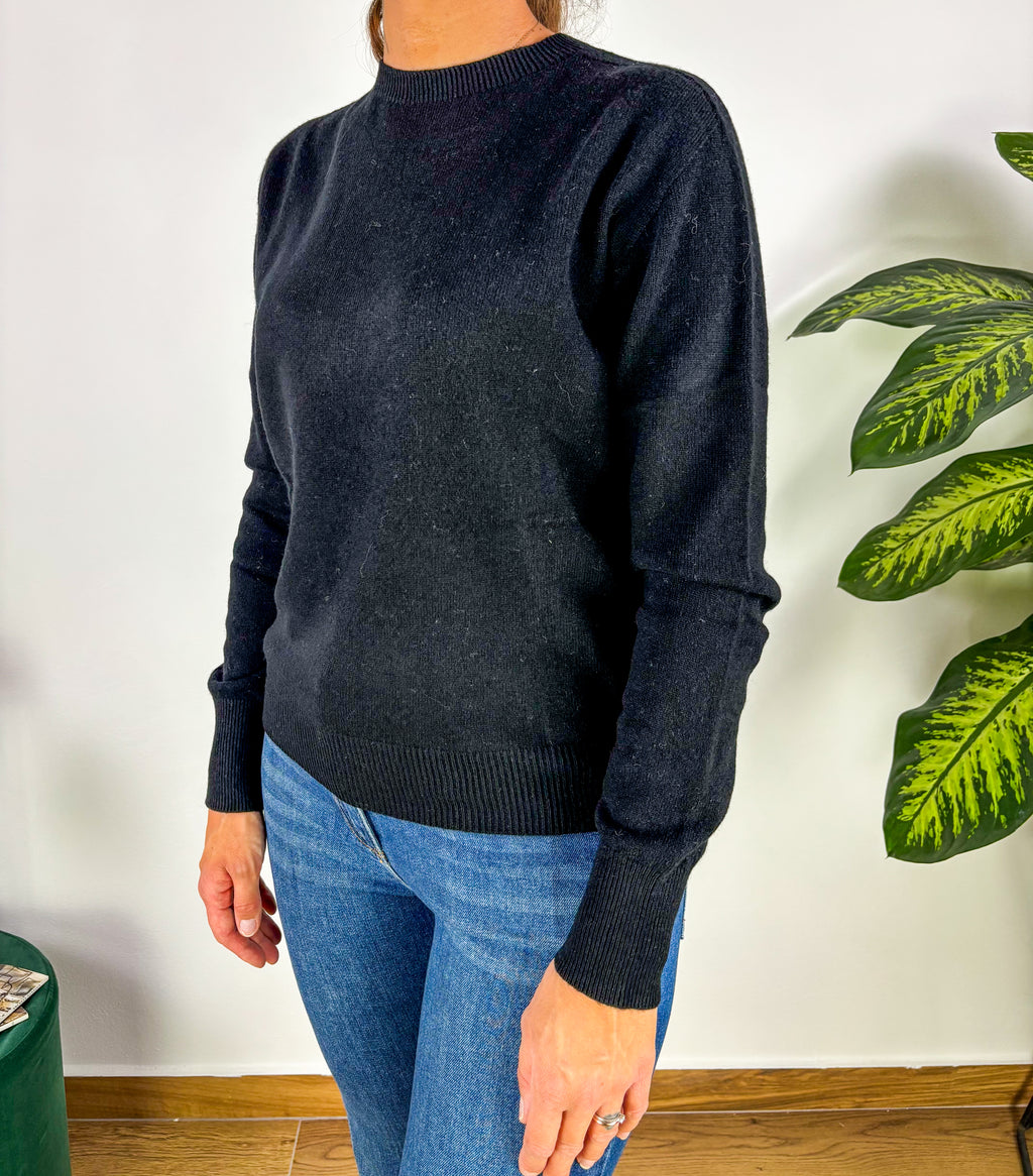 MAGLIONE NERO 100% LANA